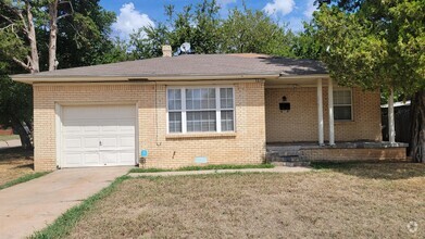 Building Photo - 3837 NW 18th St