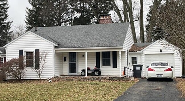 Primary Photo - Cozy Two Bedroom - Coming Soon