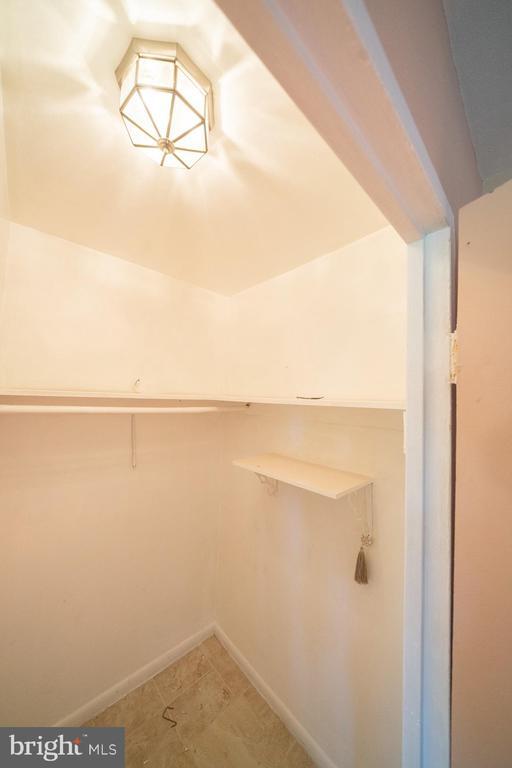 Building Photo - 5801 Quantrell Ave