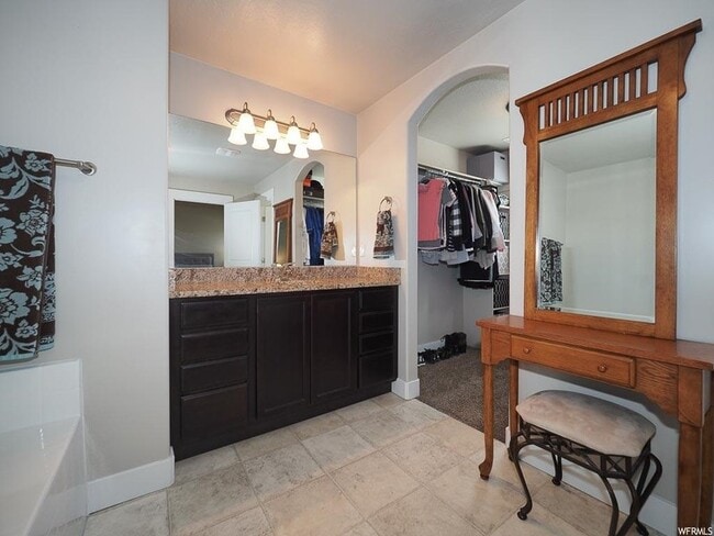 Building Photo - 1646 Venetian Way