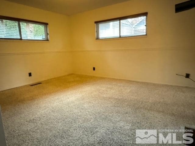 Building Photo - 2125 Lakeside Dr