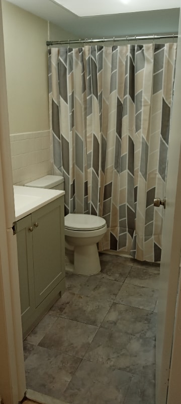 Building Photo - 411 S Nimbus Ave