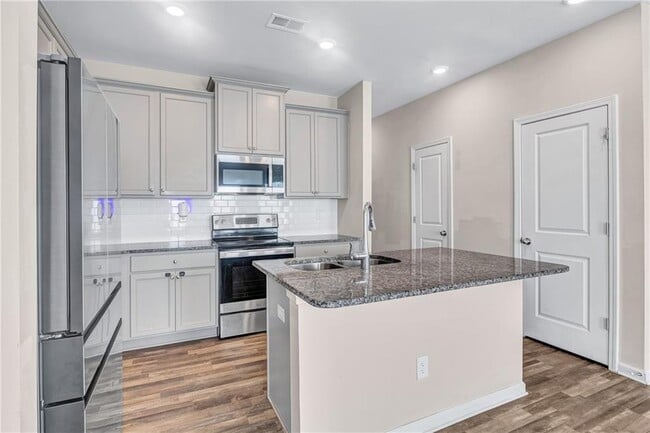 Building Photo - 585 McWilliams Rd SE