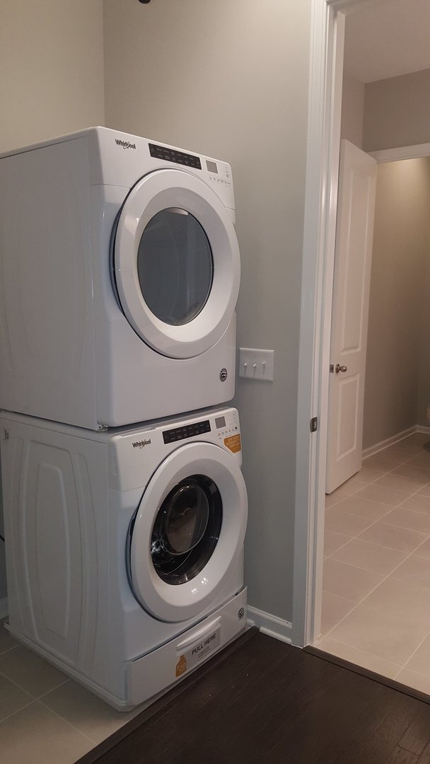 Building Photo - 1BR 1.5BA Townhouse- Aria Sandy Springs