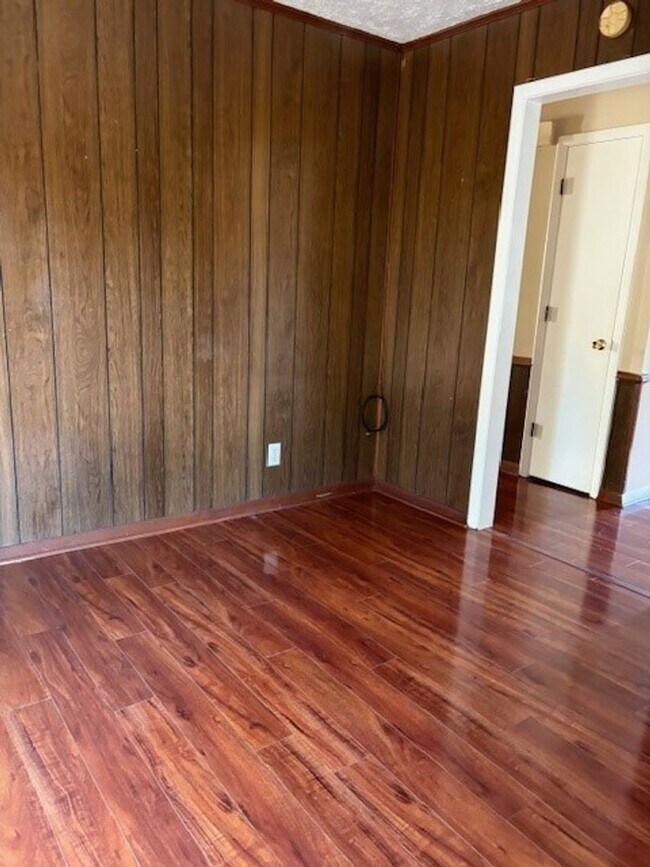 Building Photo - 501 N McNair St