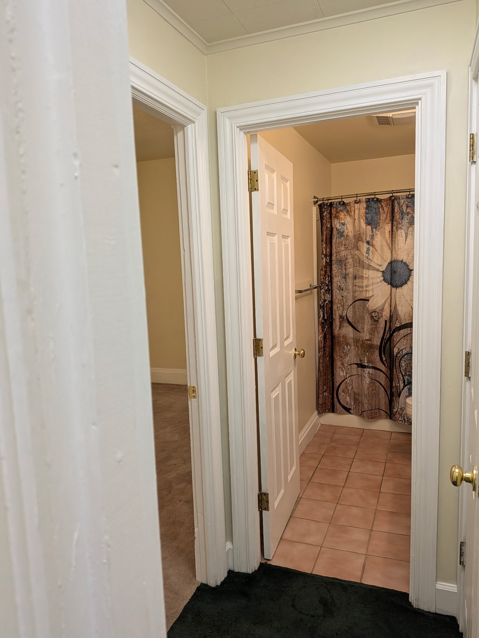 Building Photo - 712 Chambers Ave