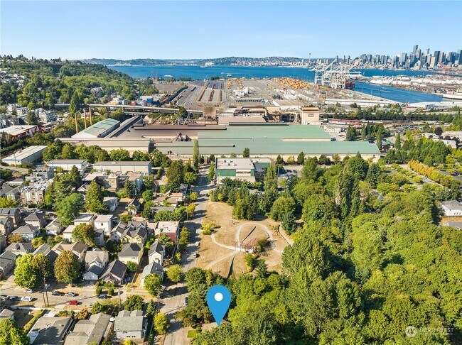 Building Photo - 4202 28th Ave SW