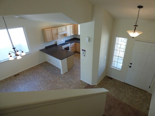 Building Photo - Two Story 3 Bed / 2.5 Bath Home in Windsor!