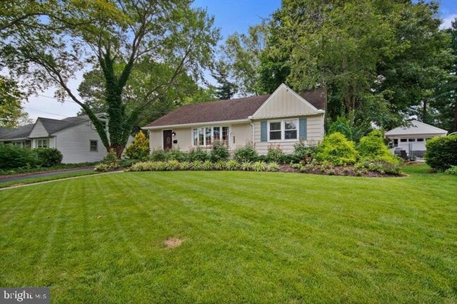 Building Photo - 523 Wayne Ave