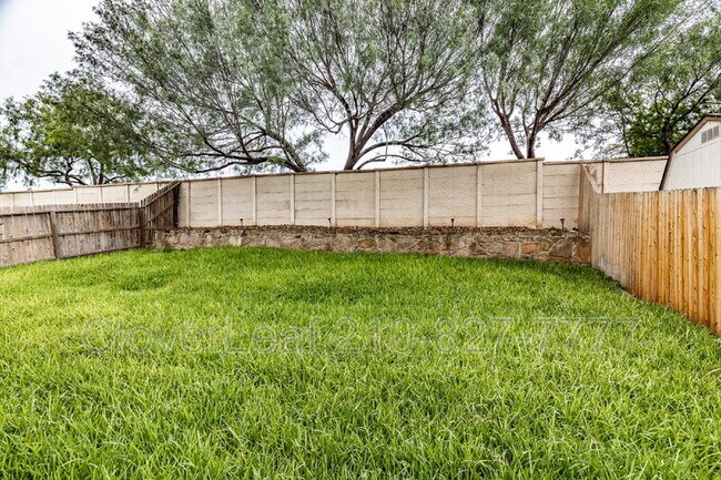 Building Photo - 8126 Radiant Star
