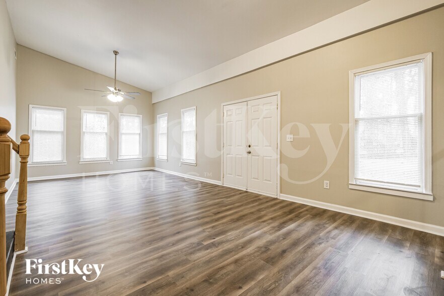 Building Photo - 1749 S Alvarado Terrace SW