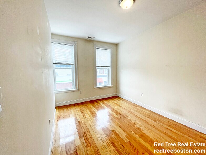 Building Photo - 96 L St