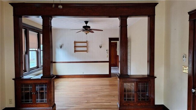 Building Photo - 371 Mt Pleasant Ave