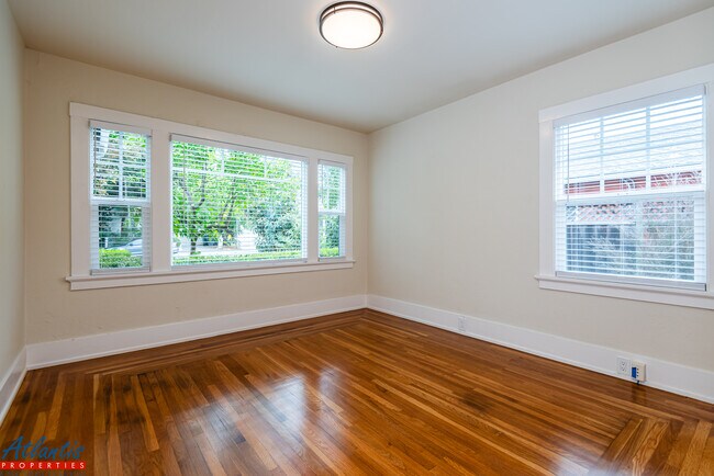 Building Photo - 768 Calderon Ave