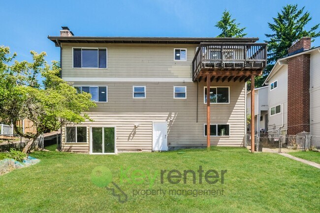 Building Photo - 15433 22nd Ave SW