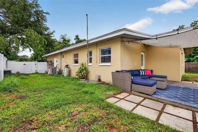 Building Photo - 12496 136th Ln