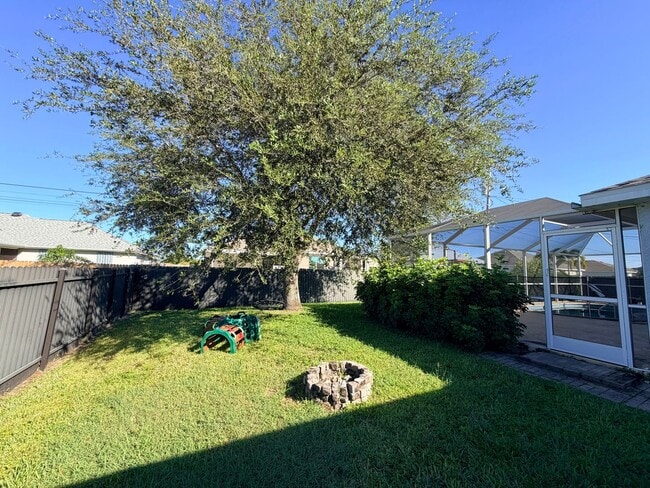 Building Photo - Beautiful Pool Home with 4 Beds, 2 Baths i...