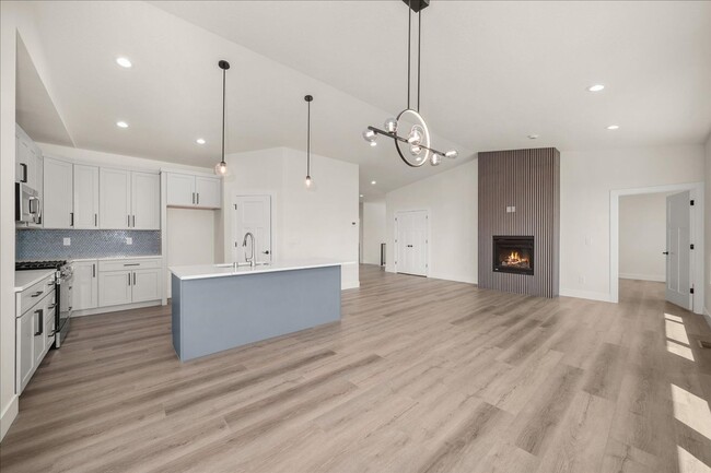 Building Photo - $3,800 - 4 Bed / 3 Bath Stunning Brand New...