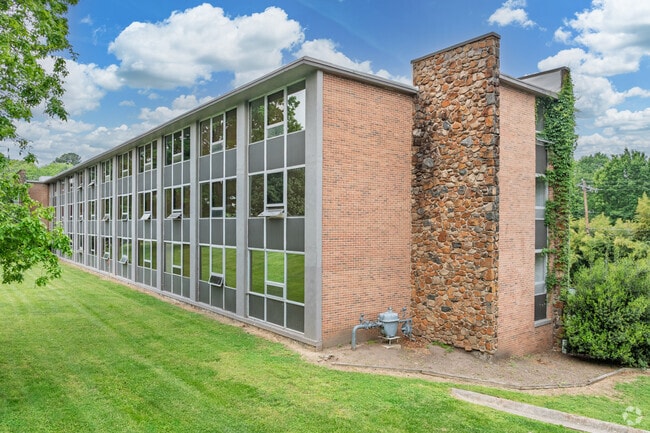 2200 W Cornwallis Dr - 2200 Midtown