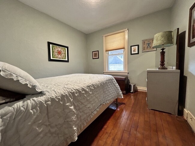 Building Photo - 248 Mansion St