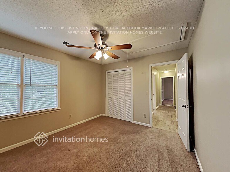 Building Photo - 611 Willow Ridge Dr NE