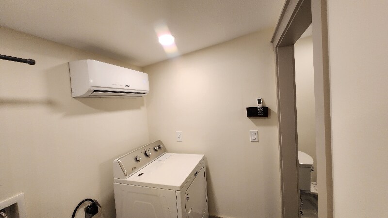 Building Photo - 1704 S Forest Dr