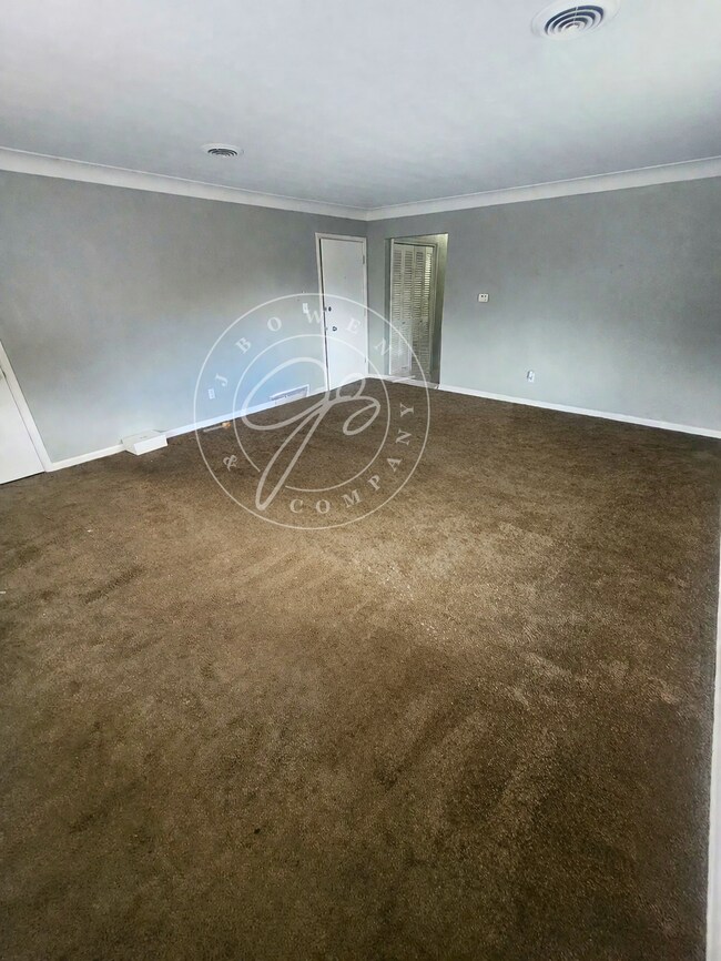 Building Photo - Charming 1-Bed with Spacious 1050 Sq Ft Layout in Toledo's Heart!