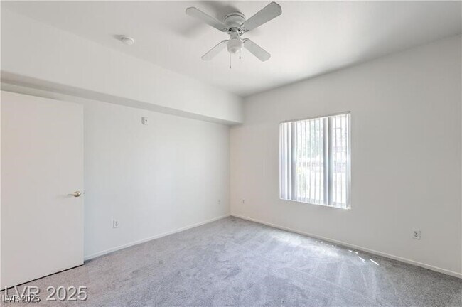 Building Photo - 7255 W Sunset Rd
