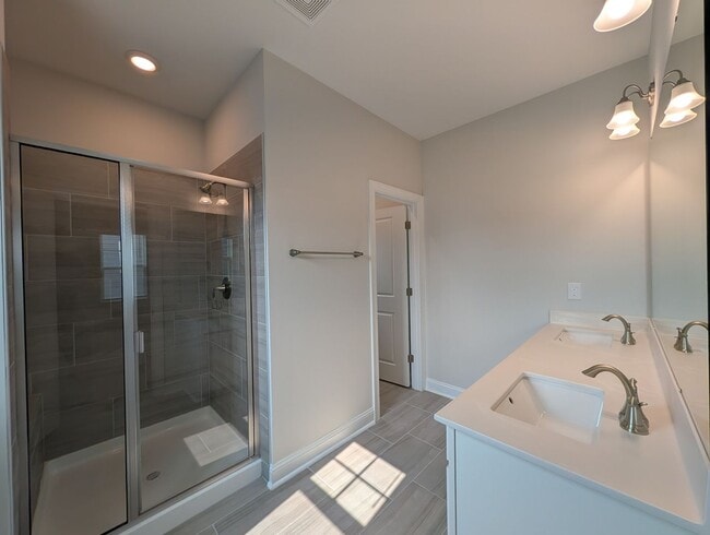 Building Photo - 332 Canyon Spring Trl