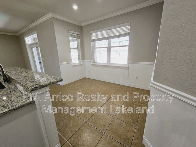 Building Photo - 1930 Saddlewood Ct