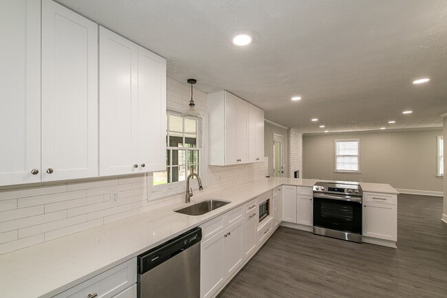 Building Photo - 4143 Meadow Way