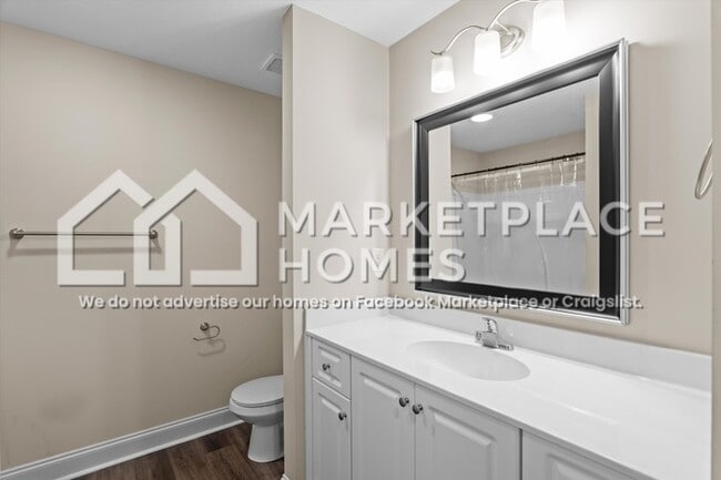 Building Photo - 128 Downsbury Rd