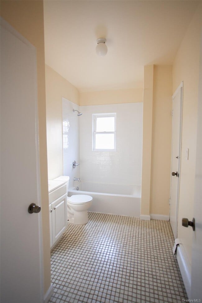 Building Photo - 35 W Olive St