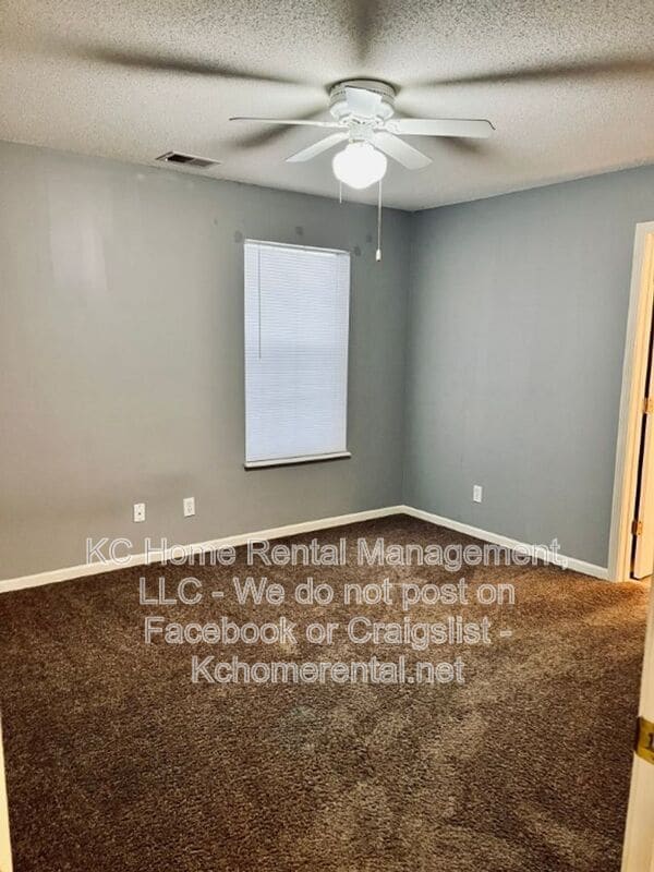 Building Photo - 6836 N Olive St