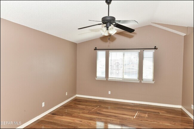 Building Photo - 3257 Sunset Point Dr
