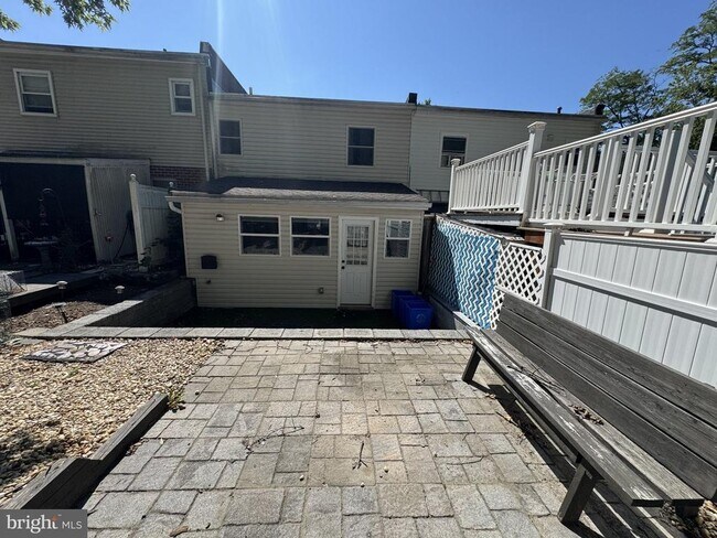 Building Photo - 832 Woodchuck Ln
