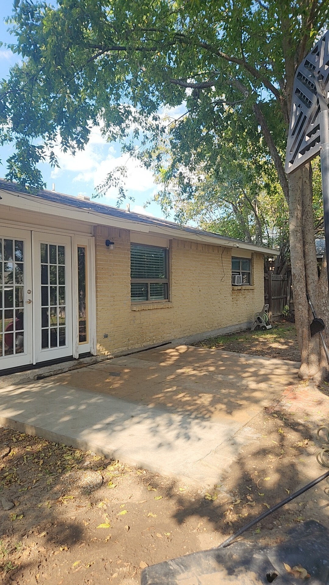 Building Photo - 2114 Highbury Rd