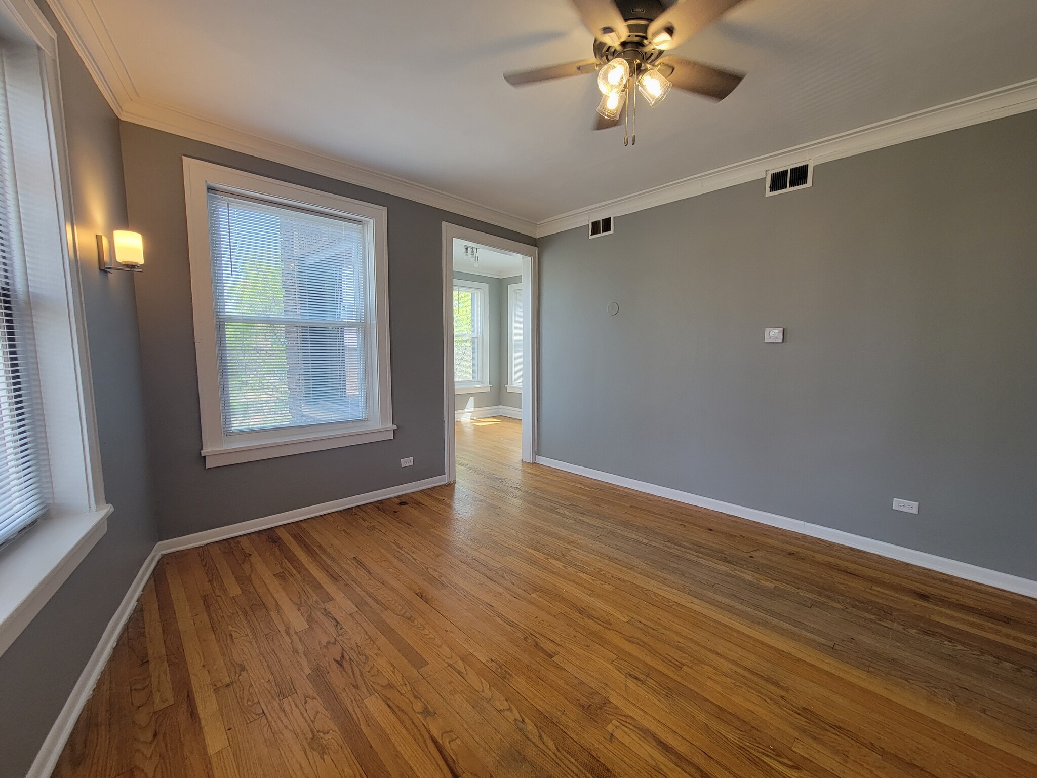 Building Photo - 1205 W Farwell Ave