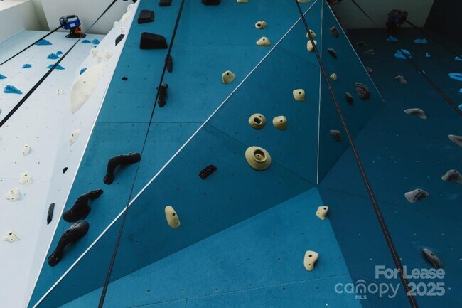 Building Photo - 2161 Hawkins St