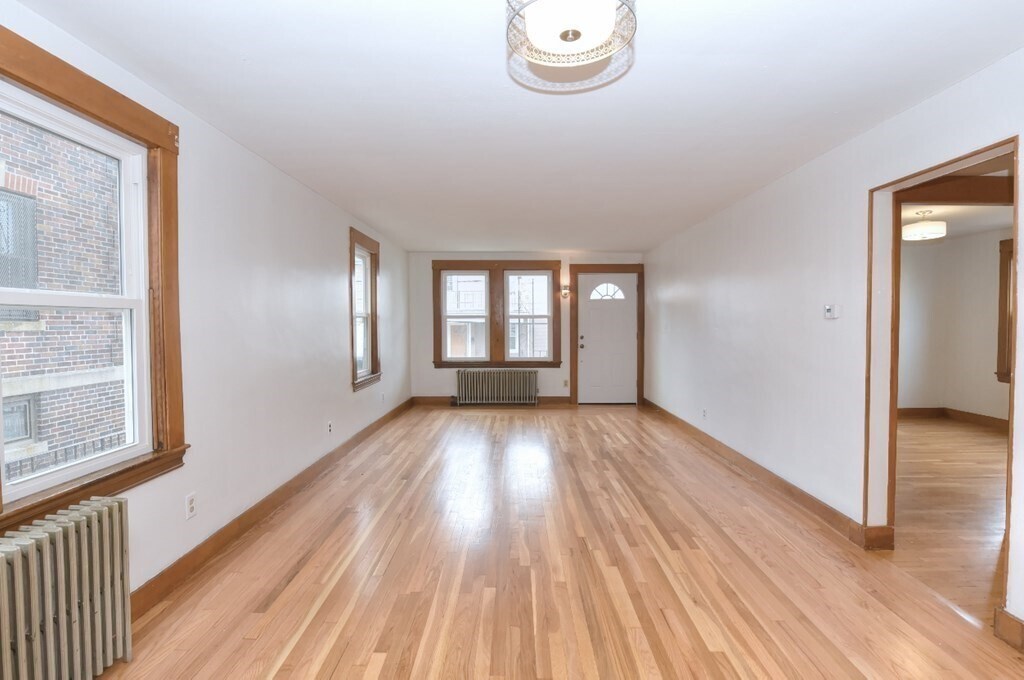 Building Photo - 17 Strathmore Rd