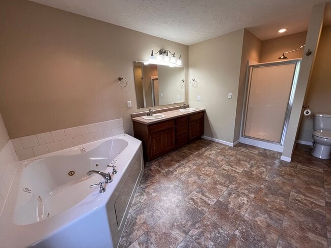 Building Photo - LARGE 4/3 with so much to offer! Waynesville School District