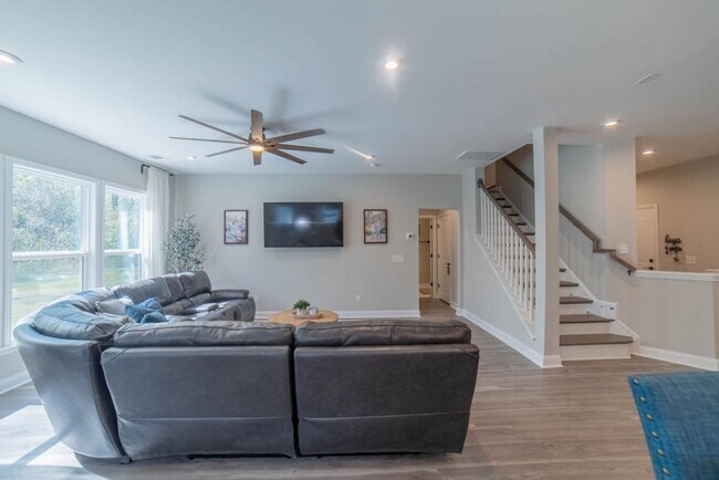 Building Photo - Coming Available!