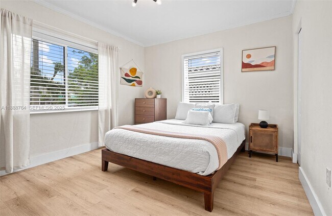 Building Photo - 1636 Arthur St