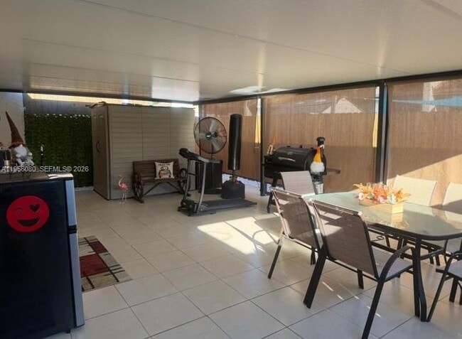 Building Photo - 1327 Towhee St