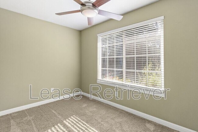 Building Photo - 1244 Royal Oaks Dr