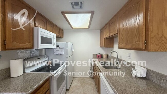 Building Photo - 19240 Cottonwood Dr