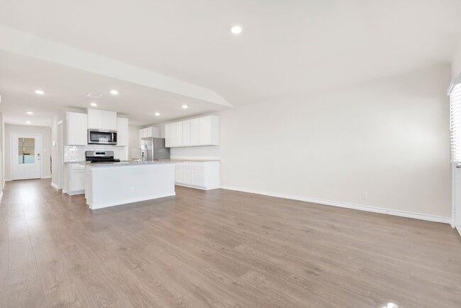 Building Photo - Spacious 5-Bedroom Beauty in Redbird Ranch –  with Community Perks!