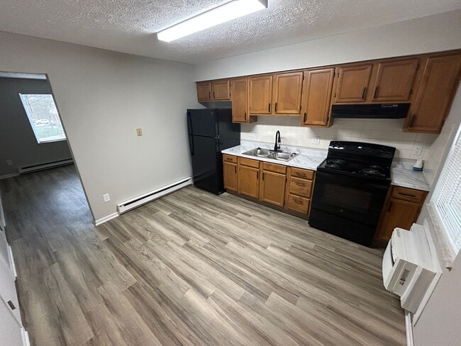 Building Photo - Rent Promotion - $500 off 2nd Month Rent!!!