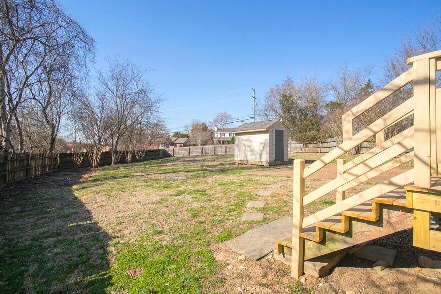 backyard - 105 Jacksons Retreat Ct