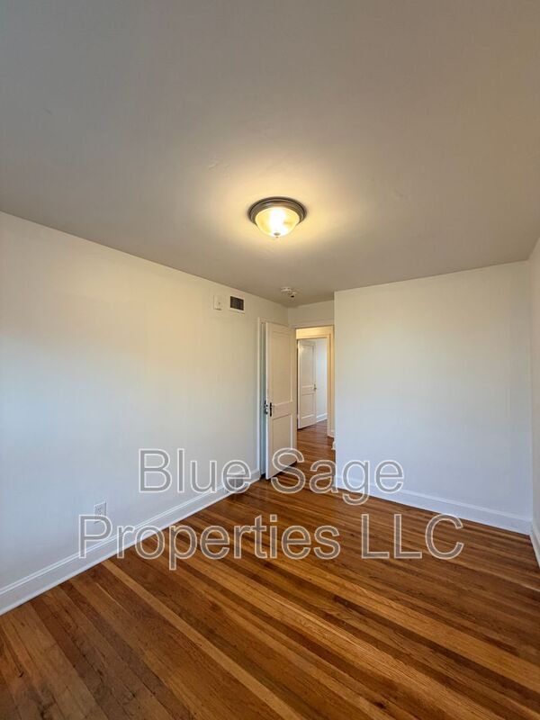 Building Photo - 314 Spruce St
